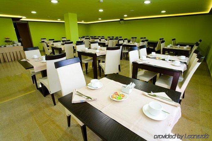 Hotel Royal Nayef à Portonovo Restaurant photo